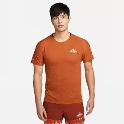 Men's Nike Trail Solar Chase Dri-FIT Short-Sleeve Running Top Dark Russet/Bright Mandarin - DV9305 246