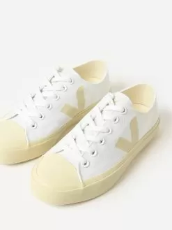 VEJA Women's Wata II Low Canvas Sneaker
